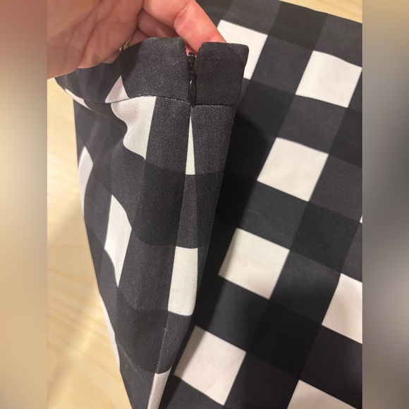 Banana Republic Monochrome Checkered Skirt (US 0) - Picture 8 of 9